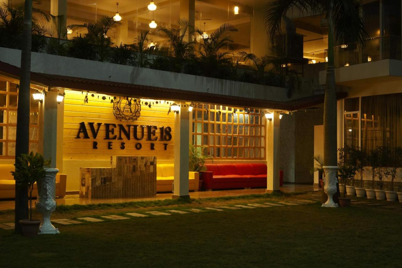 होटल Avenue 18